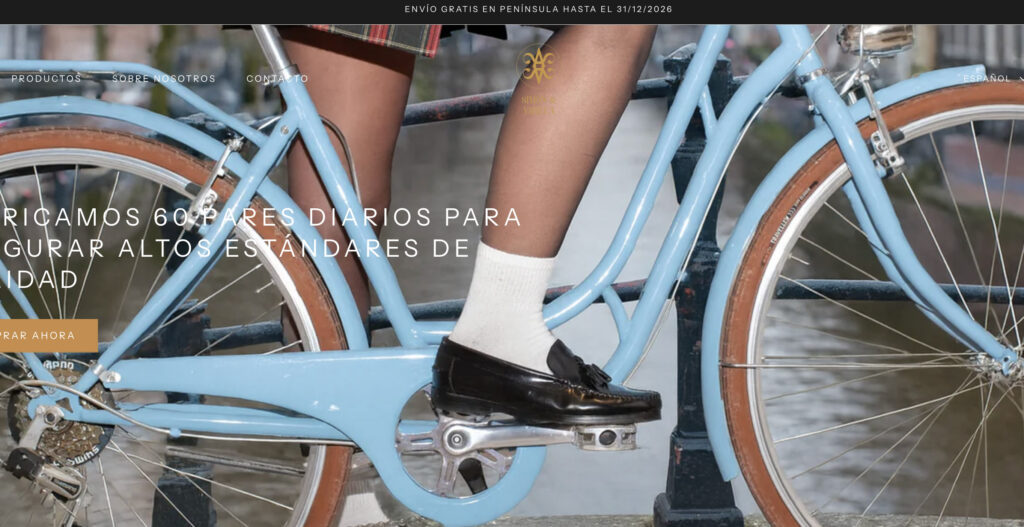 Fotografía de producto premium y vídeo 360 de calzado para Simón & Varela realizada por Polo Estudio
